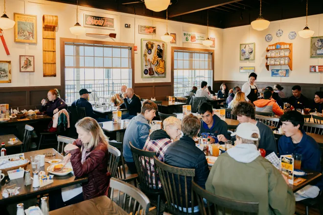 85627337007-cracker-barrel.webp