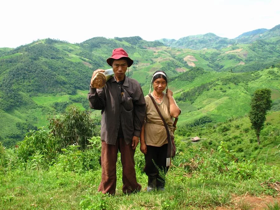 Akha_couple.webp
