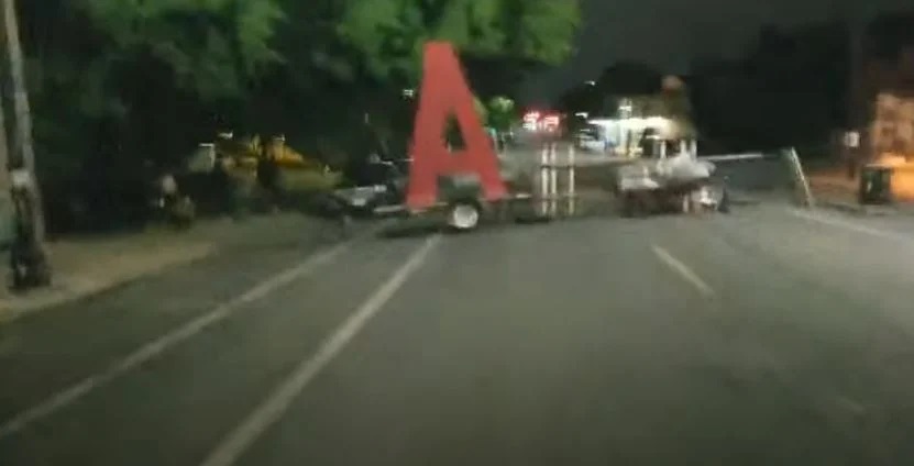aye2.jpg