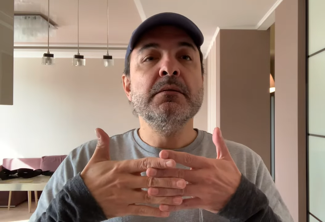 coach-red-pill.png