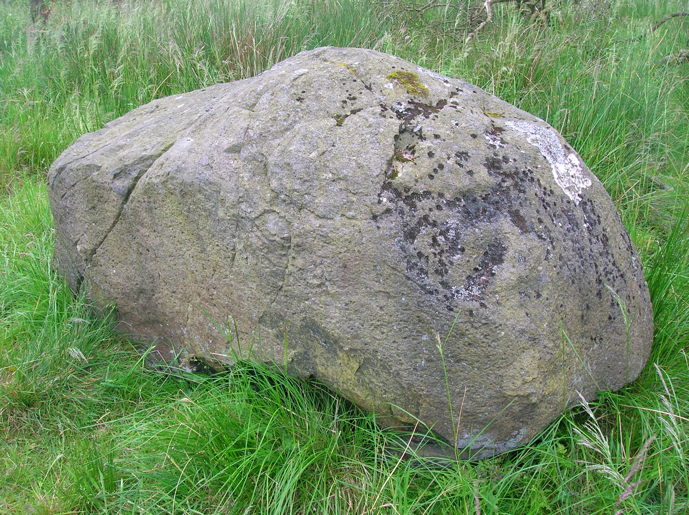 Cuff_Hill_logan_stone_2.JPG