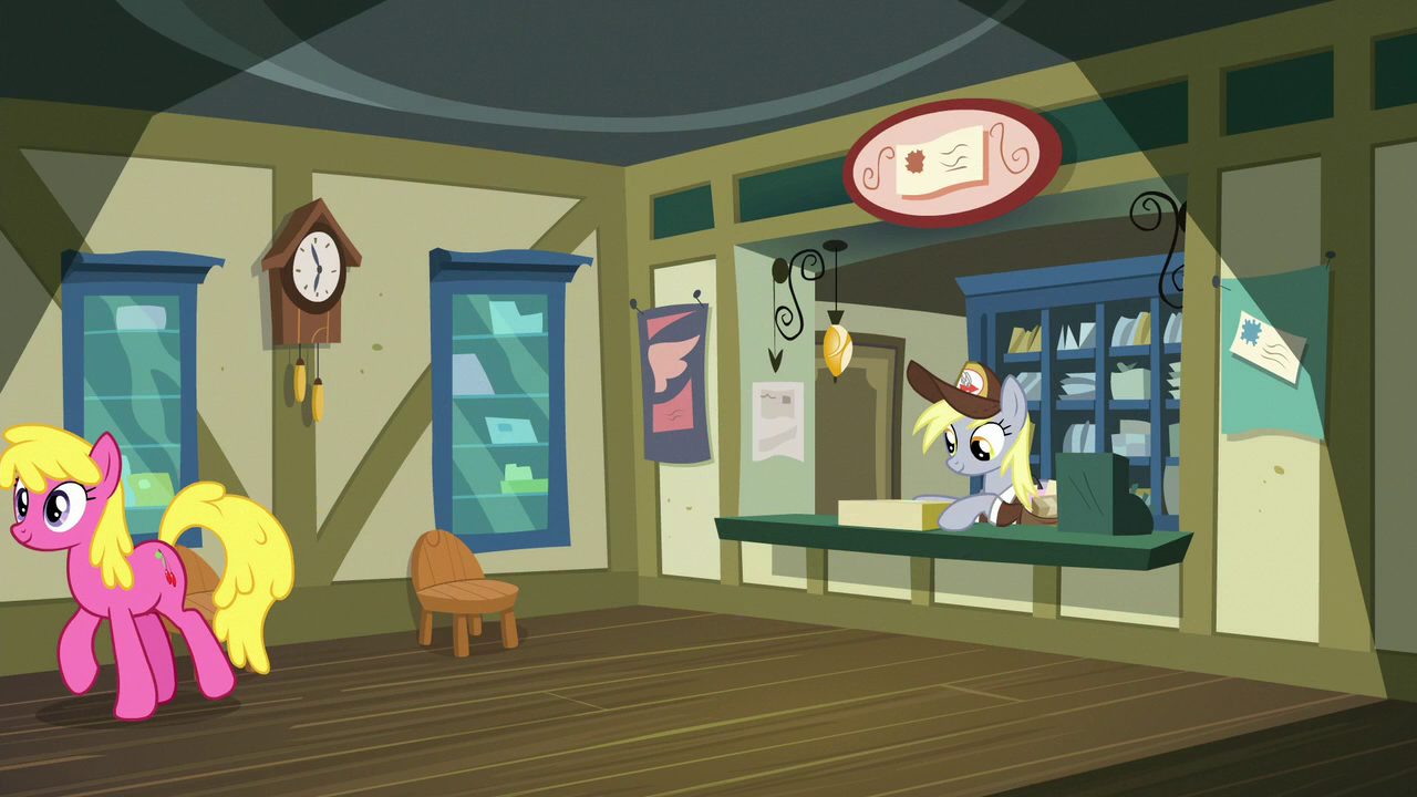 Derpy_working_at_the_post_office_S8E10.png
