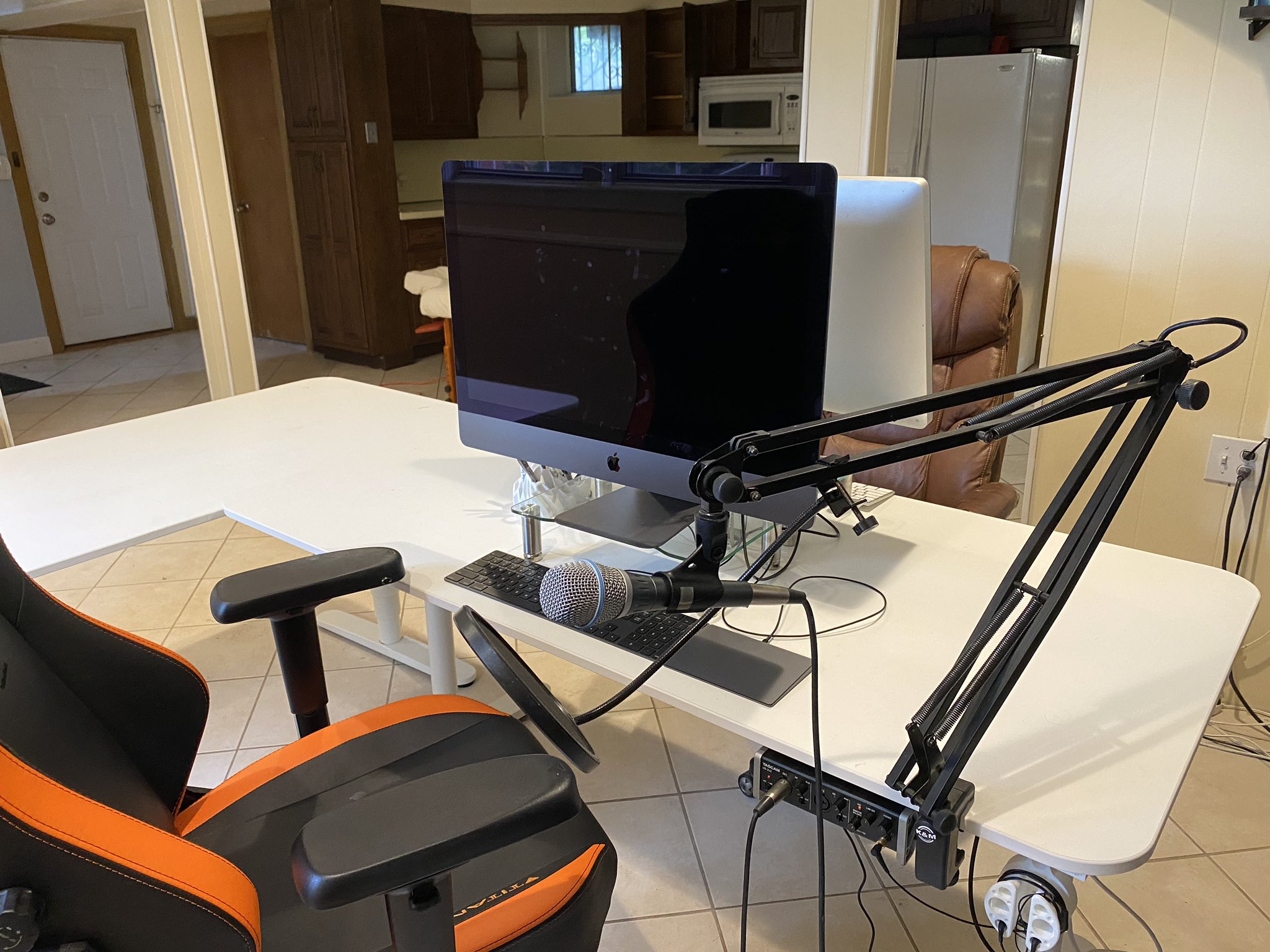 desk2.jpg