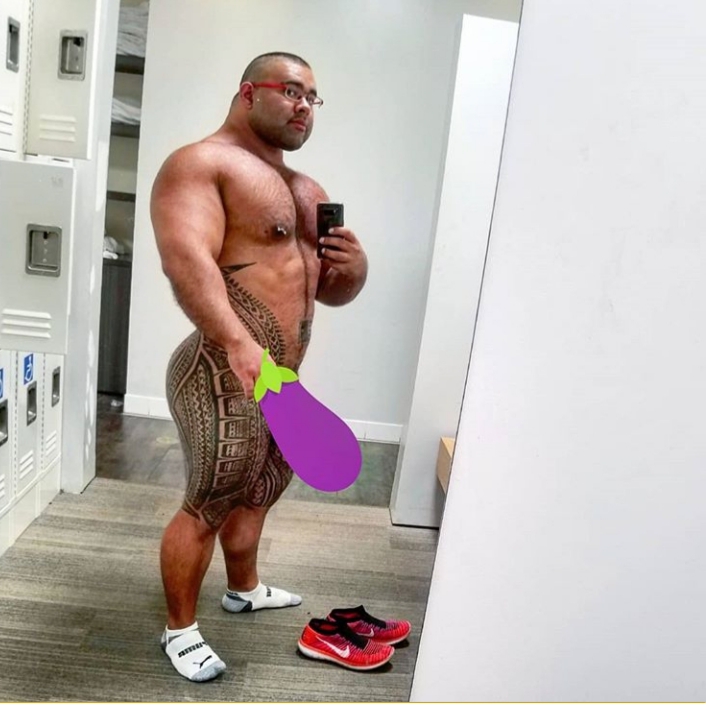 Dylanmidgetlegs.jpg