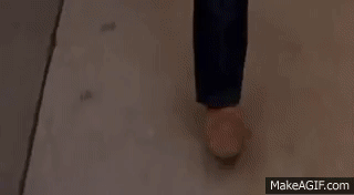 gYOUWt.gif