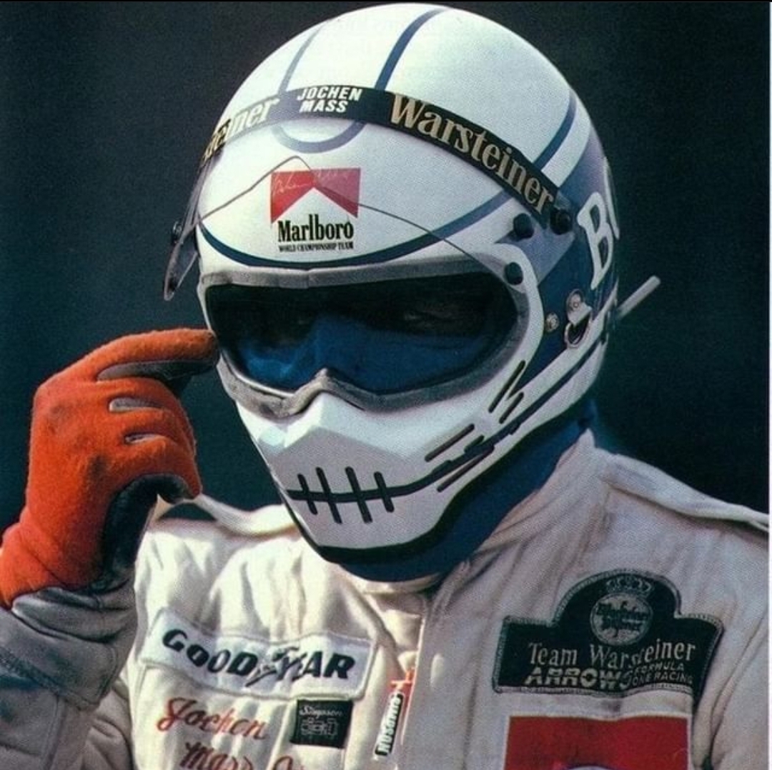 Jochen mass skelebone.jpg