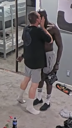 kiss.PNG