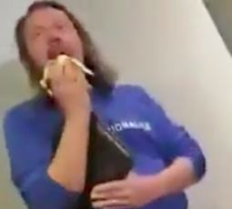 lököl.png