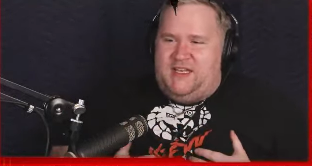 titstogetherpig.png