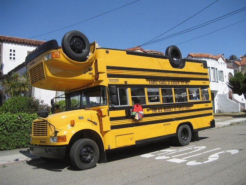 weird bus.jpg