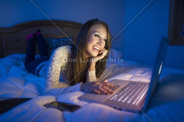 uhtNeNV.jpg
