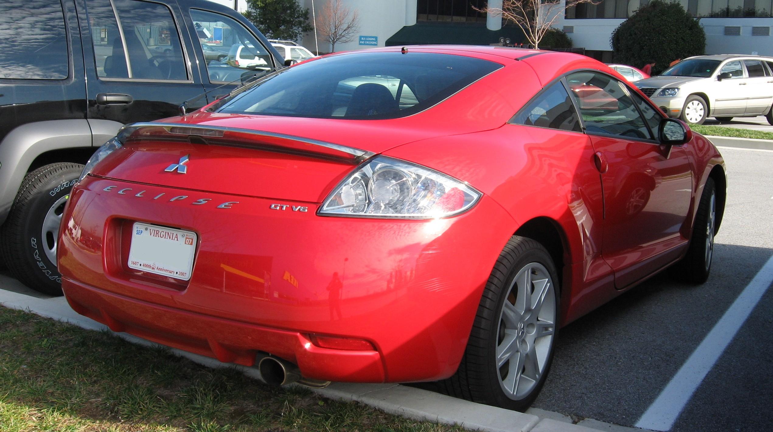 06-mitsubishi-eclipse-rear.jpg